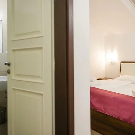 Konukevi Andor 3*